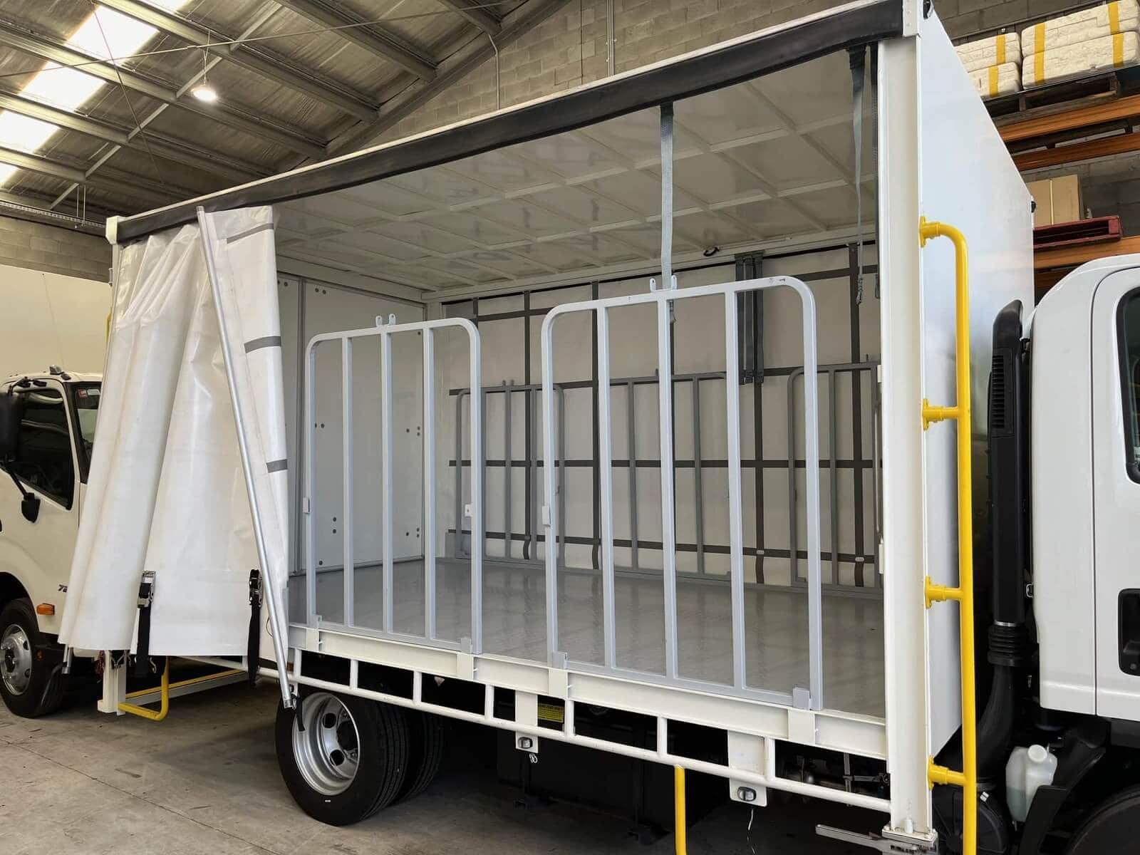 Tranto curtainsider